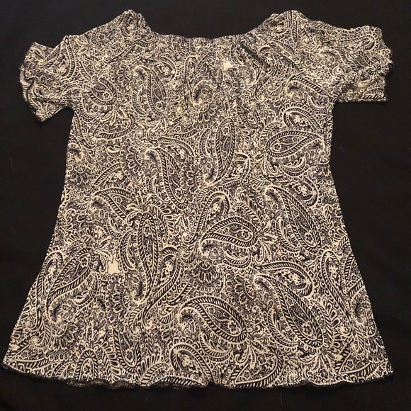 Dark navy blue and white paisley ruffle edge top - Picture 6 of 7